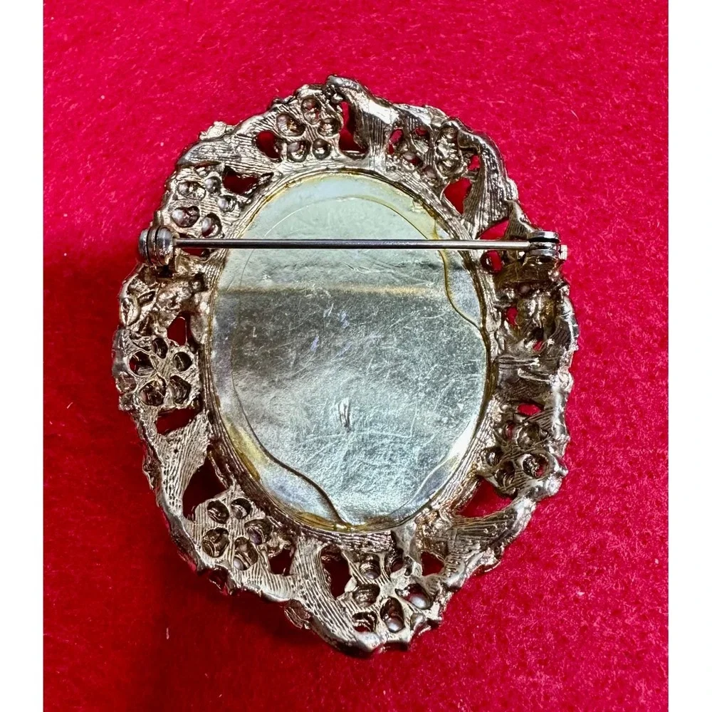 Vintage Portrait Brooch Lot 2 Lady Cameo Style Martha Washington Stieler